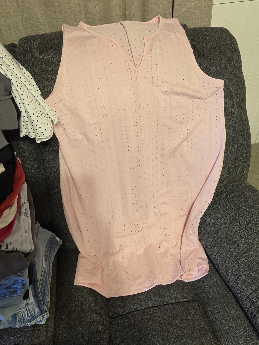 SHEIN Light Pink Eyelet Sleeveless V-Notch Tank
